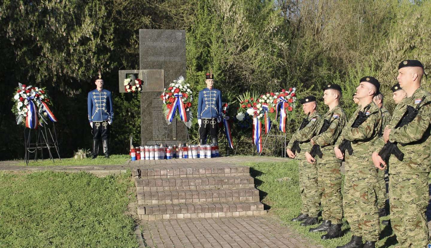 Svečano i dostojanstveno obilježena 34. obljetnica akcije Baranja i odana počast 15 poginulih pripadnika 107. brigade HV